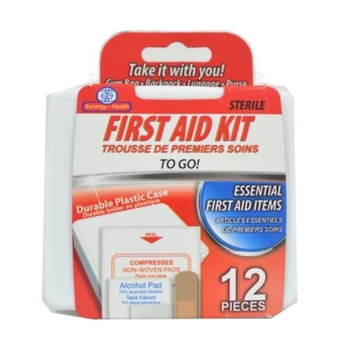 FIRST AID KIT W/PLASTIC CASE