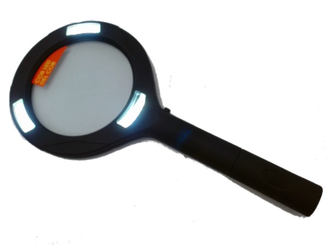 Magnifying glass with COB LED lighting