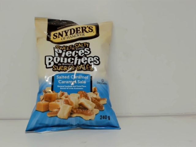 Pretzel Pieces Salted Caramel 240g. Snyder\'s